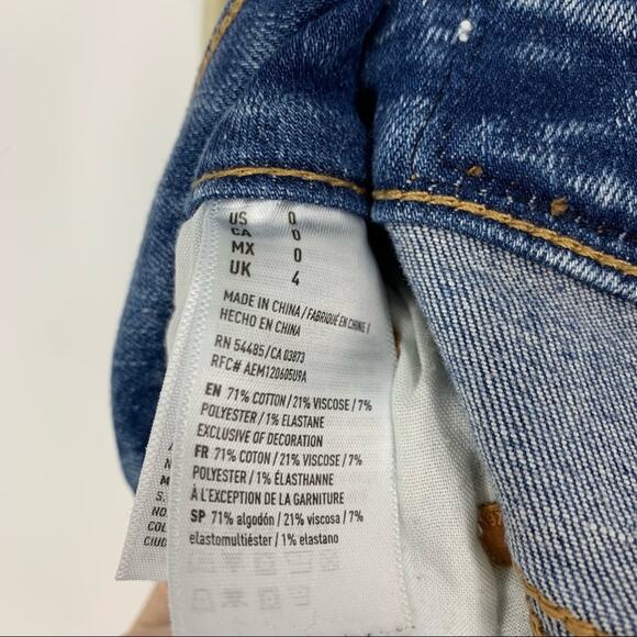 American Eagle Distress Jean Mini Skirt Women’s Size 0 Next Level Stretch - Picture 7 of 9